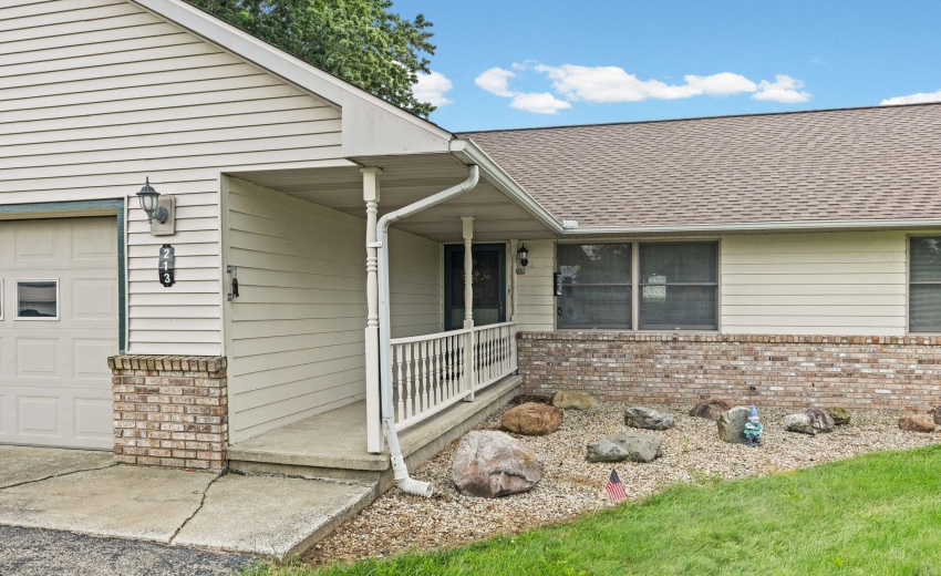 46-web-or-mls-213 S Park St-58