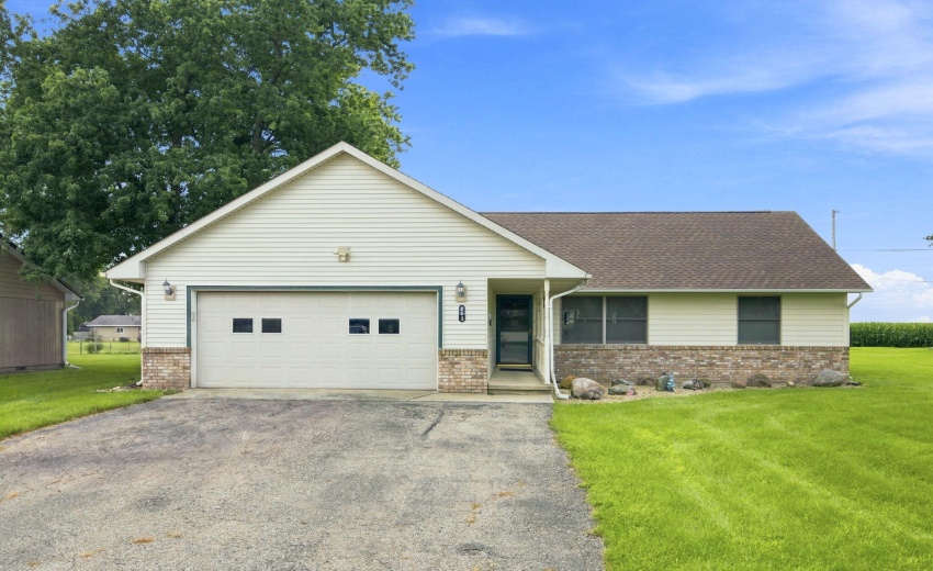 1-web-or-mls-213 S Park St-42