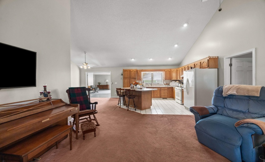 44-web-or-mls-213 S Park St-55