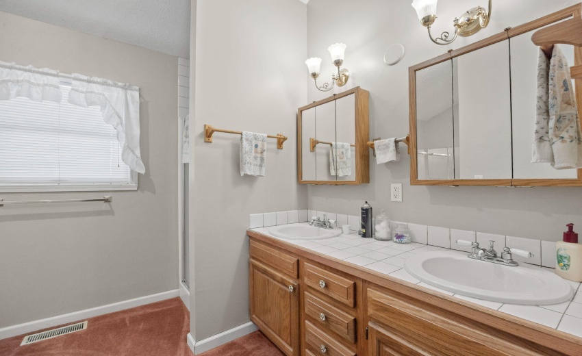 9-web-or-mls-213 S Park St-8