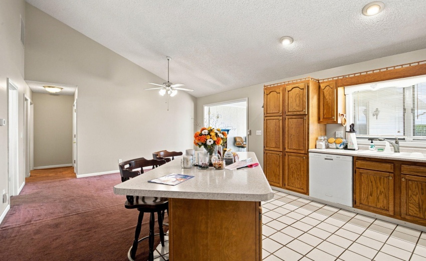 19-web-or-mls-213 S Park St-30