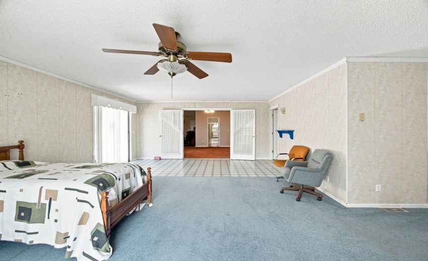 25-web-or-mls-213 S Park St-36