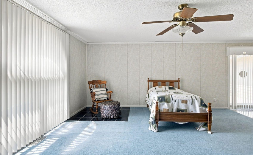 26-web-or-mls-213 S Park St-37