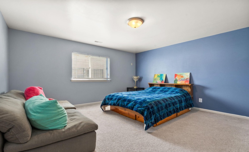 5th bedroom w/en-suite