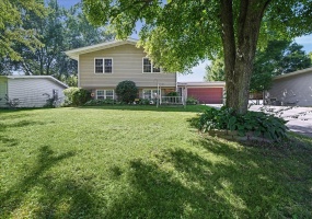 534 Robyn Road, Valparaiso, Indiana, 5 Bedrooms Bedrooms, 10 Rooms Rooms,3 BathroomsBathrooms,Residential,For Sale,Robyn,NRA843876