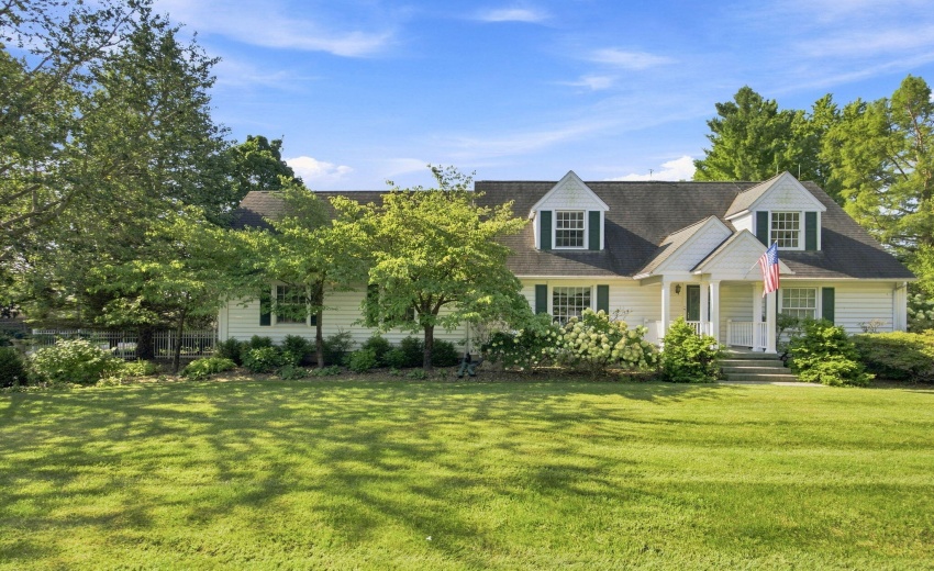 1-web-or-mls-827 W Clark St-63
