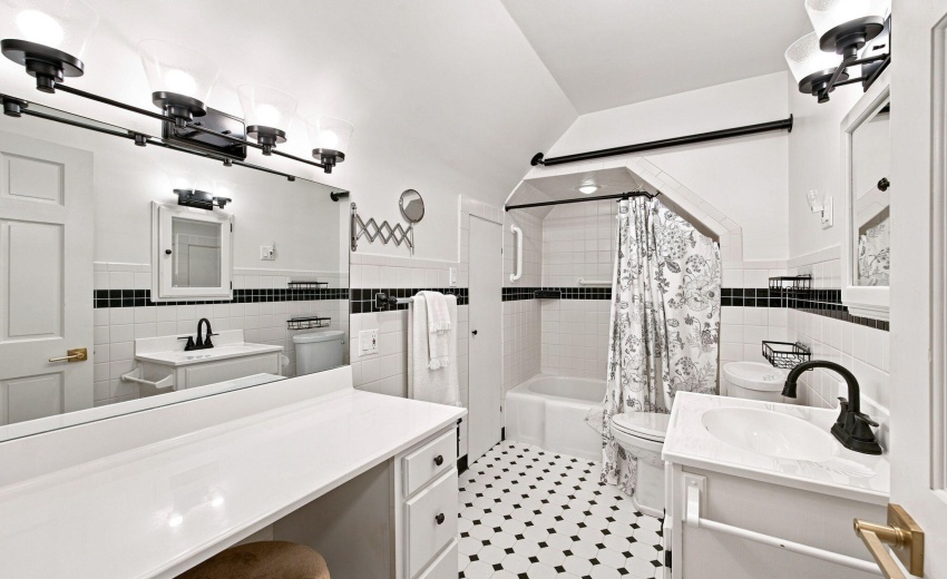 Upper Bath