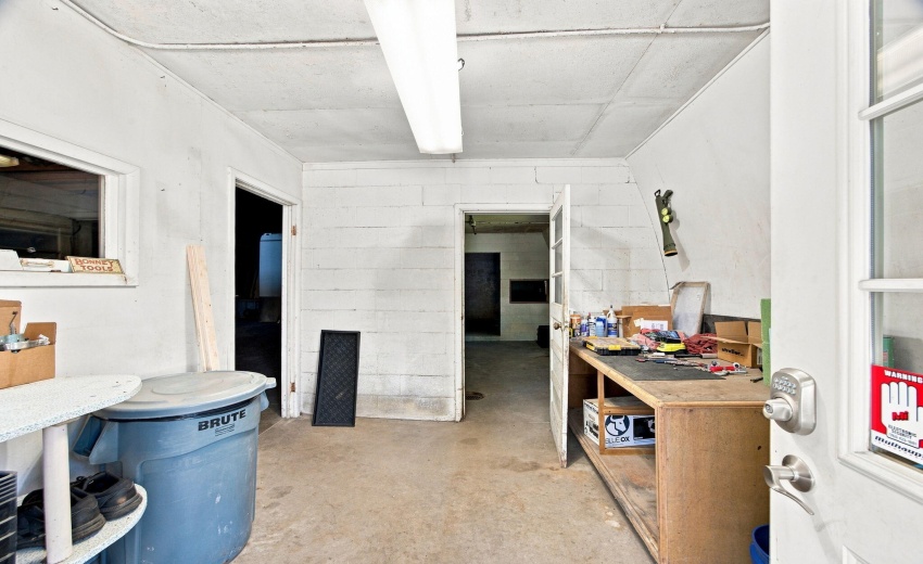 61-web-or-mls-827 W Clark St-78