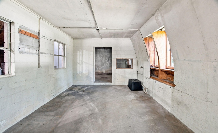 60-web-or-mls-827 W Clark St-77