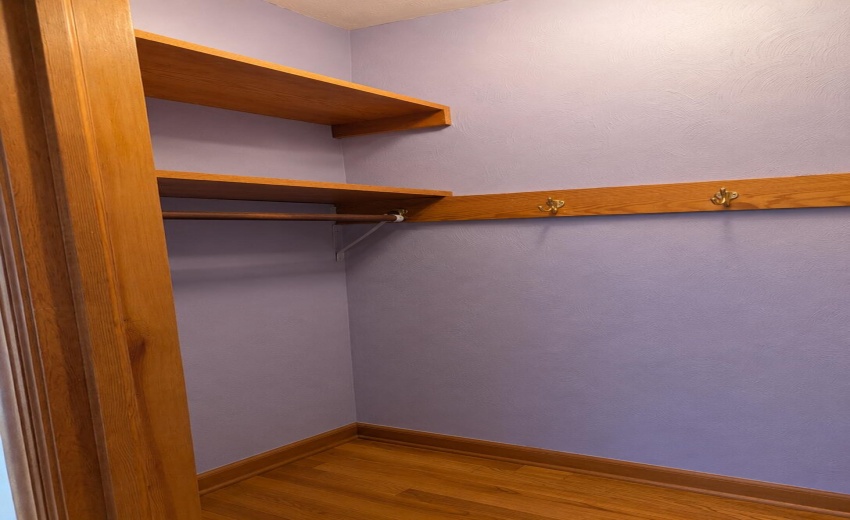 Downstairs bedroom 4 closet -2