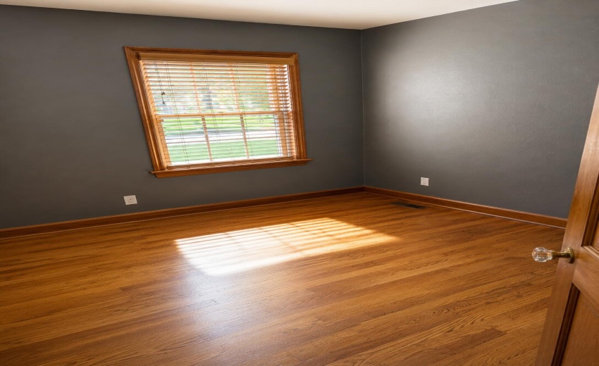 Downstairs bedroom 5-2