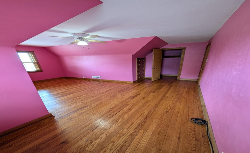 Upstairs bedroom 3-5