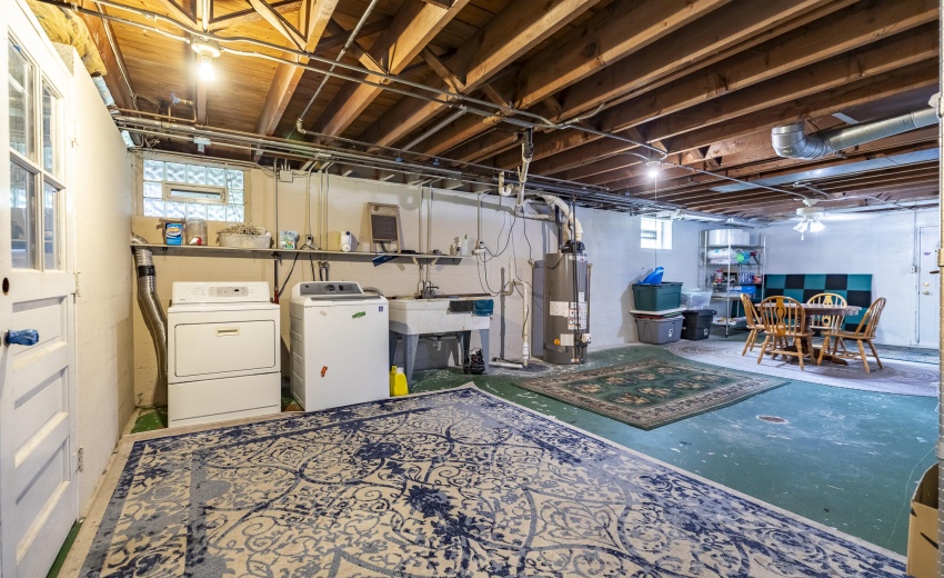 604 E 213th St-42 laundry