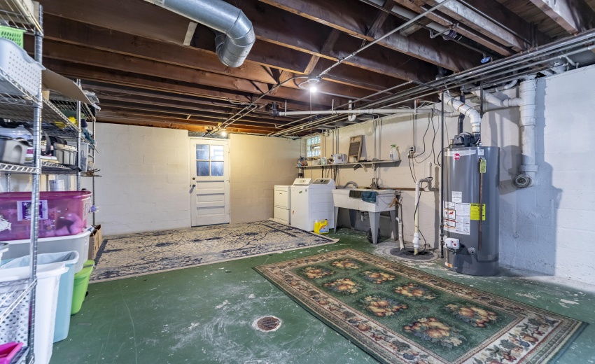 604 E 213th St-45 laundry and closet