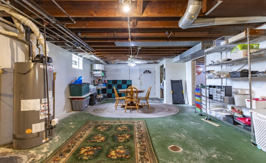 604 E 213th St-43 bsmt shelves