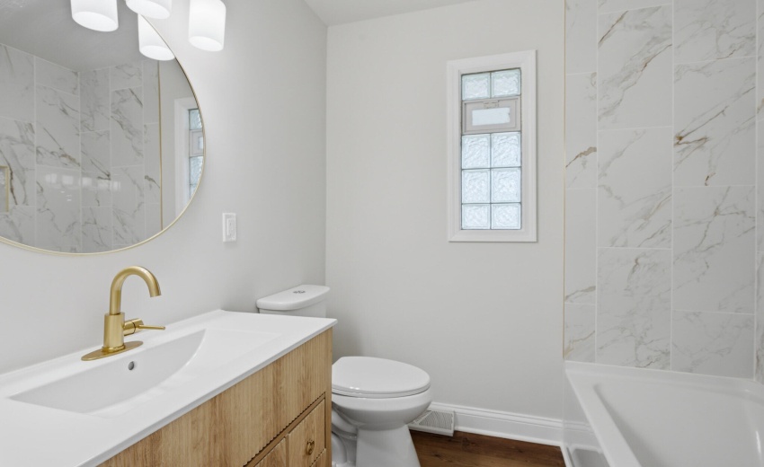 017_Bathroom