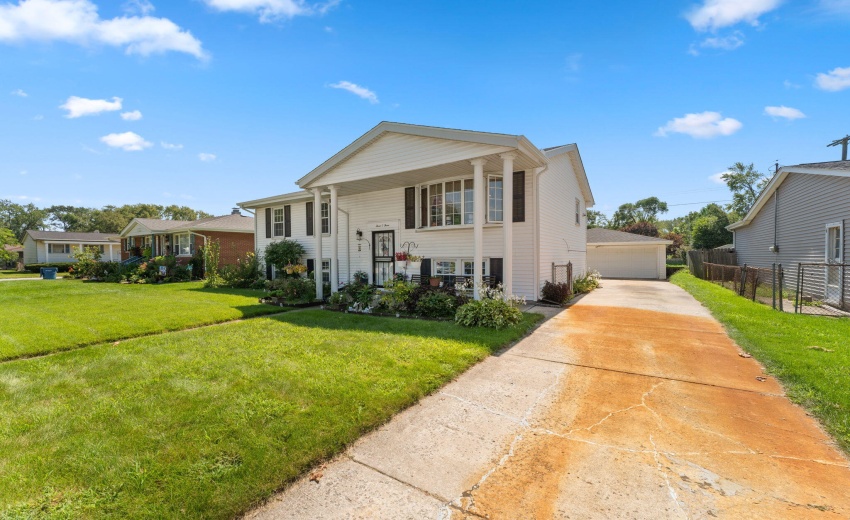 303 Minter Drive-Griffith