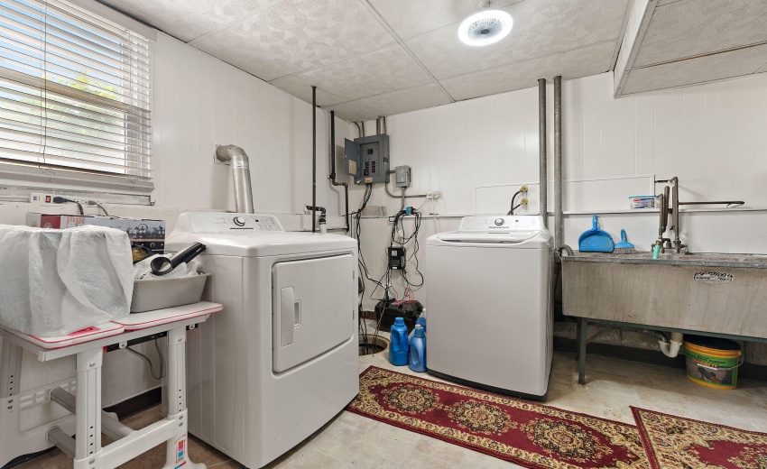 303 Minter Drive-Griffith