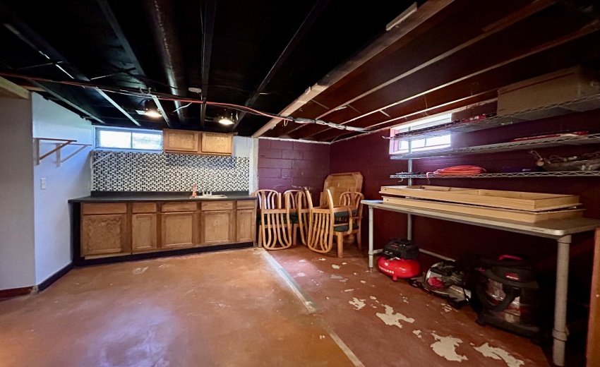 Basement-Wet Bar2