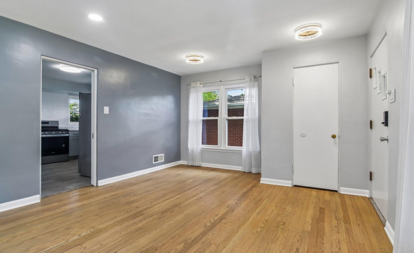 18-web-or-mls-Columbia Ave-S1606-009