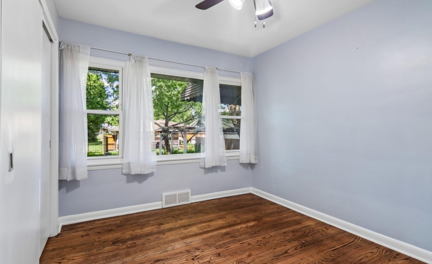 39-web-or-mls-Columbia Ave-S1606-020