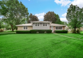 9507 Cleveland, Crown Point, Indiana, 4 Bedrooms Bedrooms, 8 Rooms Rooms,2 BathroomsBathrooms,Residential,For Sale,Cleveland,NRA844346