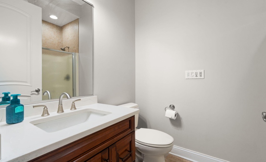 4th Bedroom En Suite Bathroom