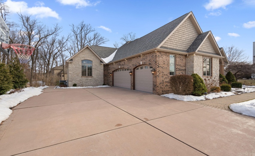 Side Loaded 3 Car Garage