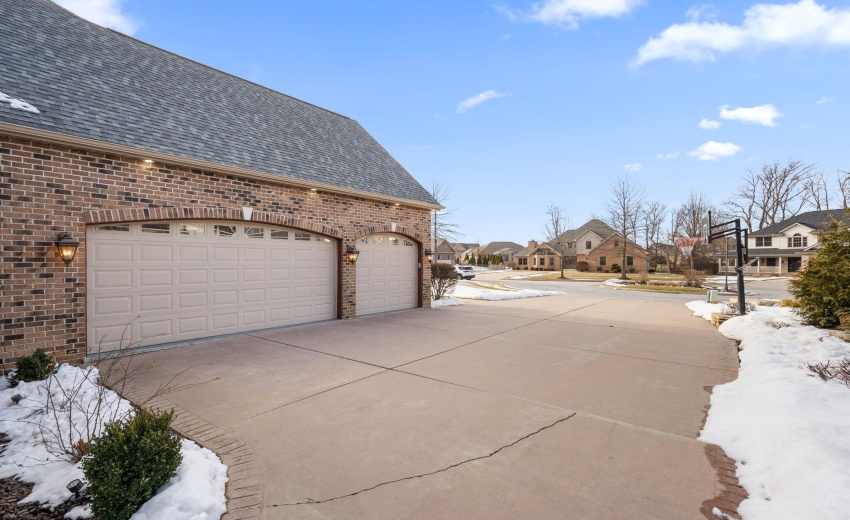 Side Loaded 3 Car Garage