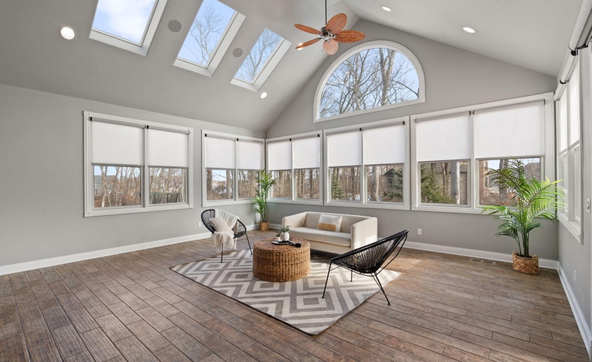 Huge Sunroom.