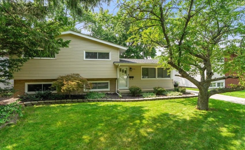 8134 Columbia Ave - Munster (001)