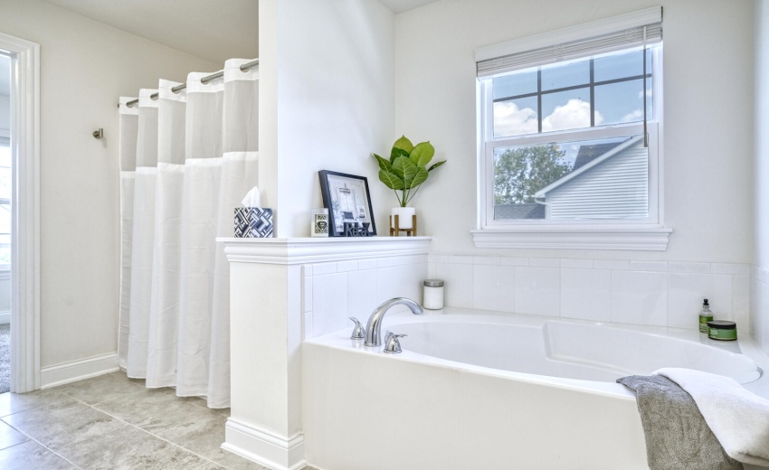 Main Bath w tub and shower 43 - Copy