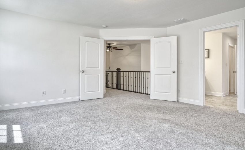 UL Main BR w dbl doors 41