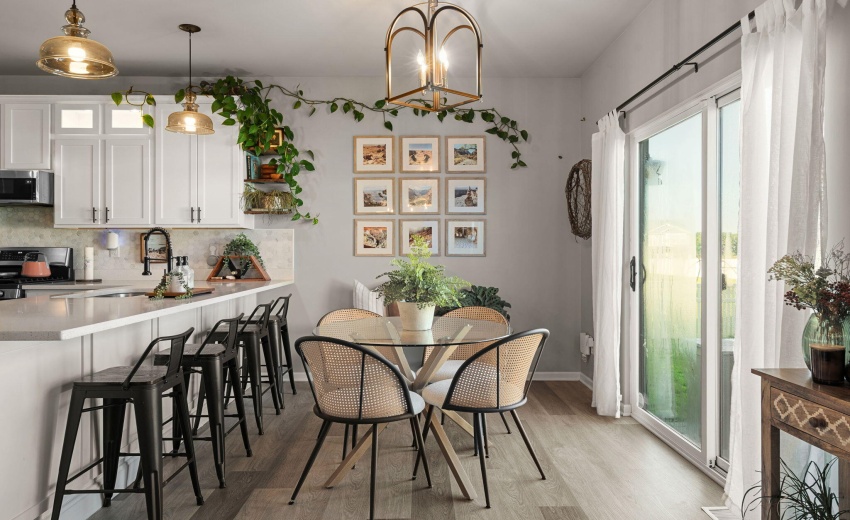 Eat-in dining leading to back yard