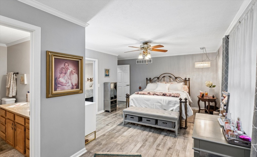 18-Primary Bedroom