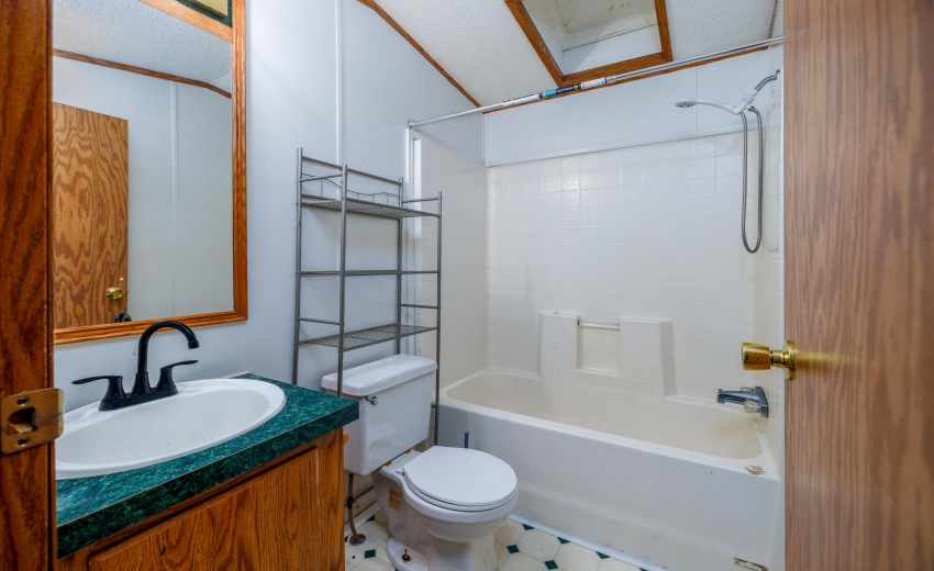 307 S Chestnut St Earl Park-12