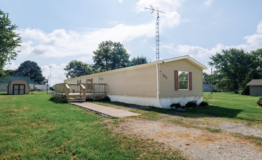 307 S Chestnut St Earl Park-15