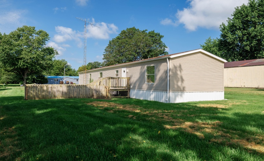 307 S Chestnut St Earl Park-19