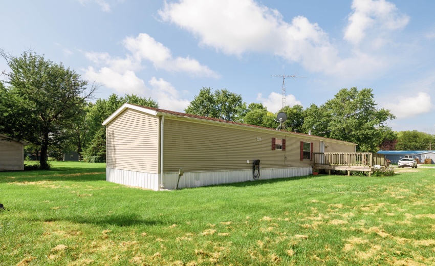 307 S Chestnut St Earl Park-18