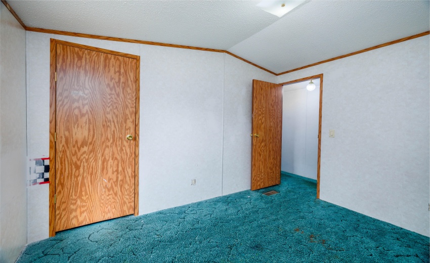 307 S Chestnut St Earl Park-14