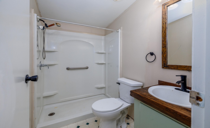 307 S Chestnut St Earl Park-7