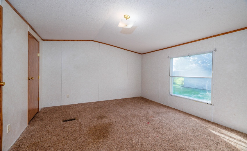 307 S Chestnut St Earl Park-8