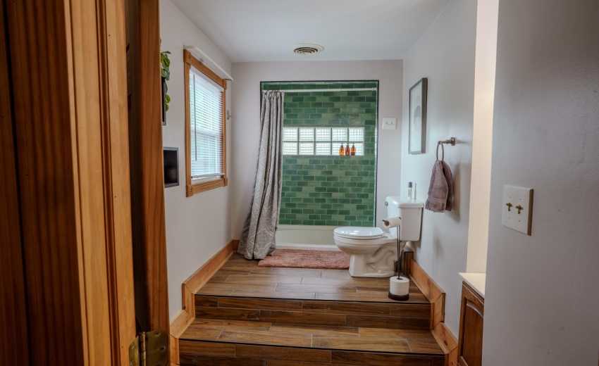 Upstairs Bath