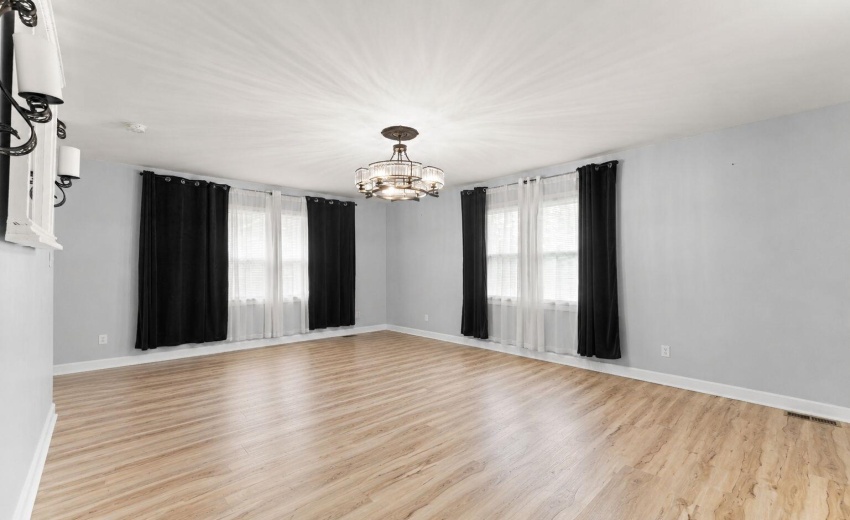42-web-or-mls-Dining Room Cleanup