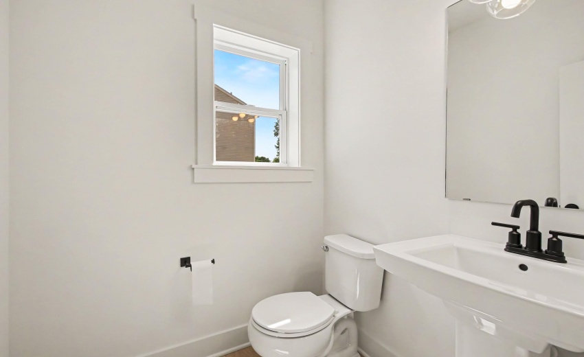PSI083-E2700-Powder Room