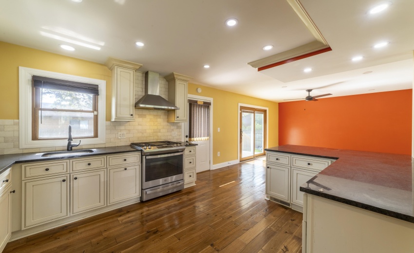 EKitchenGreenwood0029