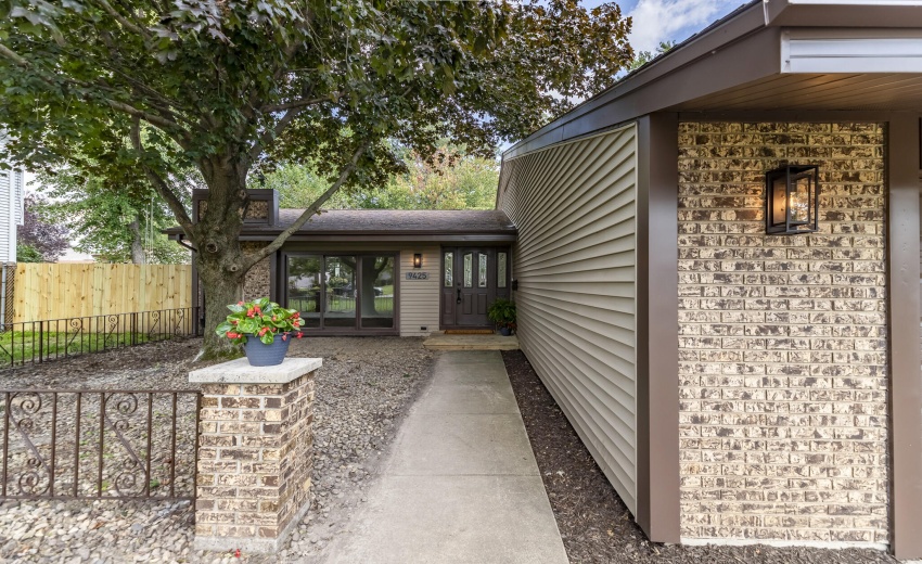 9425 Oriole Dr-5
