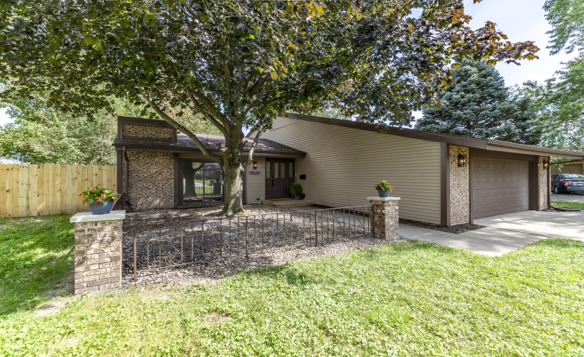 9425 Oriole Dr-4