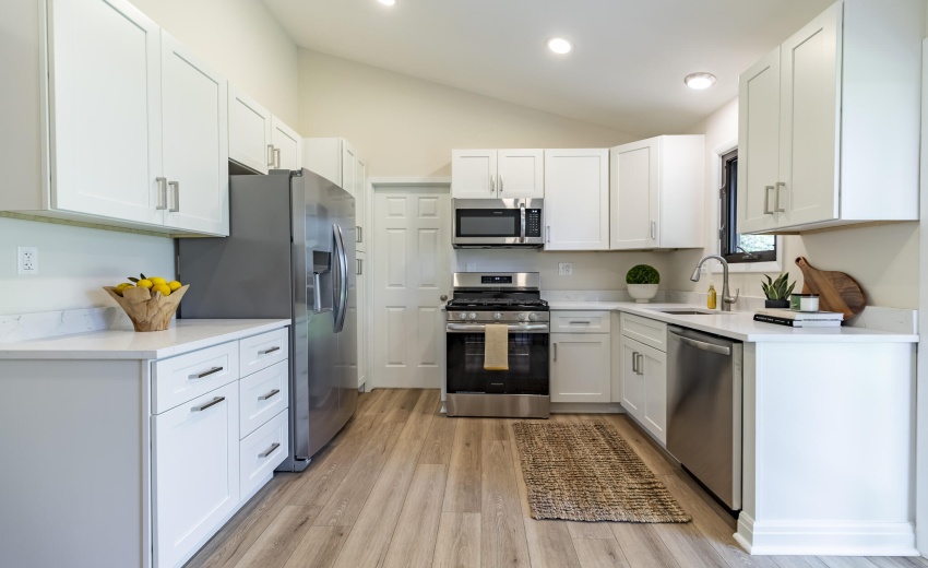 9425 Oriole Dr-17