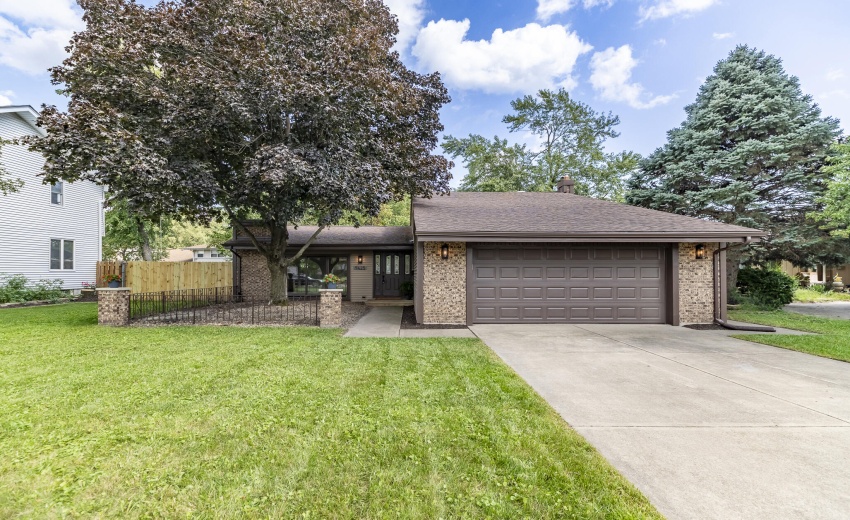 9425 Oriole Dr-1